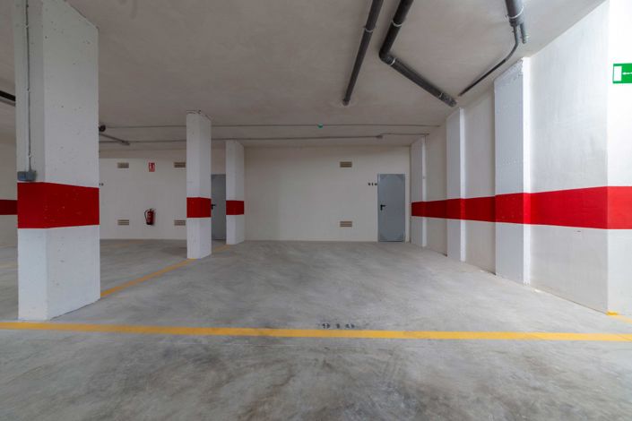 Image No.10-3 Bed House for sale