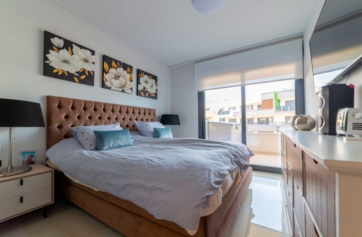 Image No.11-3 Bed House for sale