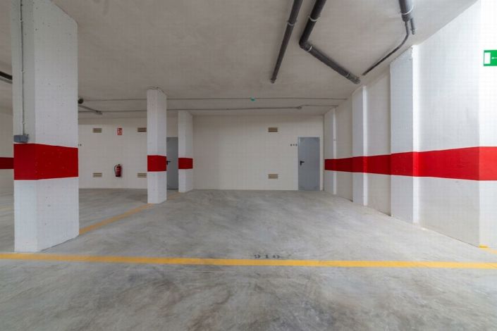 Image No.19-3 Bed Property for sale