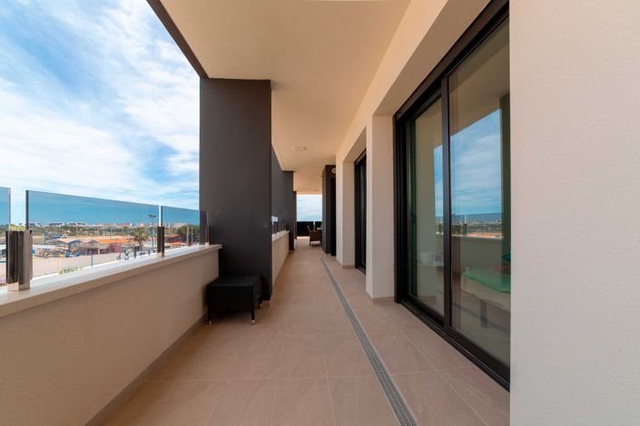 Image No.20-3 Bed House for sale