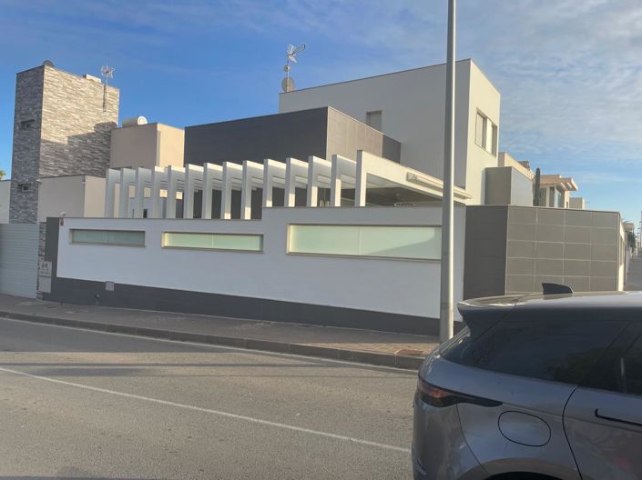 Image No.8-3 Bed Villa for sale