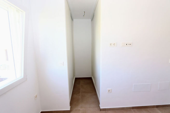 Image No.16-3 Bed House for sale