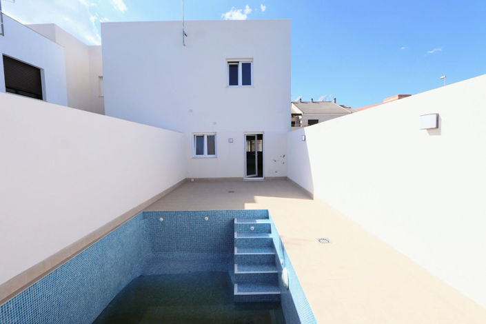 Image No.2-3 Bed House for sale