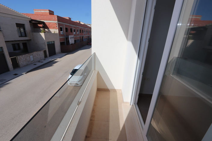 Image No.20-3 Bed House for sale