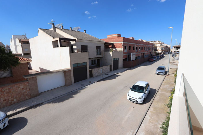 Image No.24-3 Bed House for sale