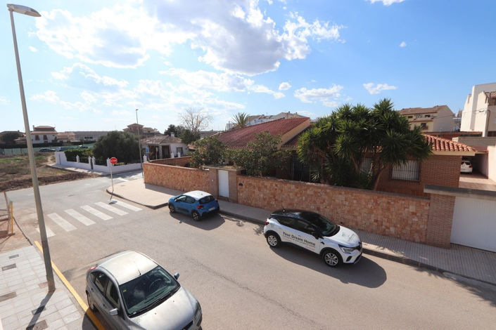 Image No.25-3 Bed House for sale