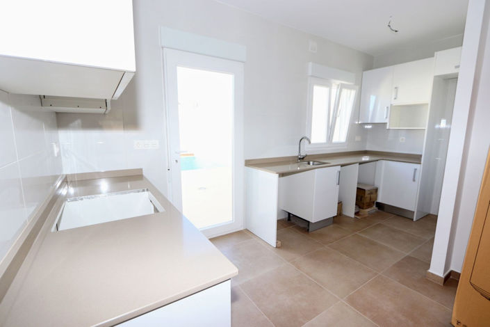 Image No.8-3 Bed House for sale