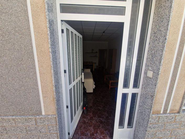 Image No.1-4 Bed Townhouse for sale