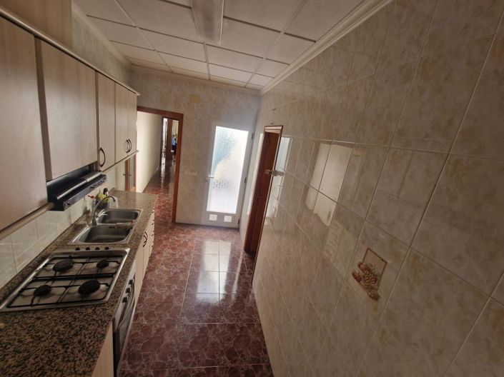 Image No.12-4 Bed Townhouse for sale