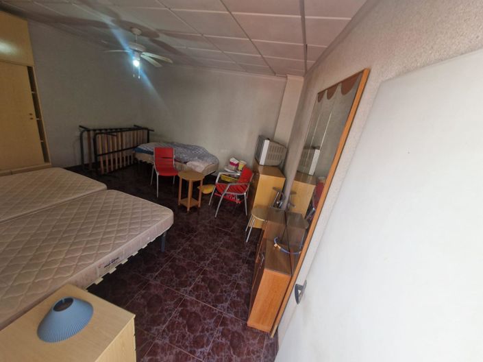 Image No.21-4 Bed Townhouse for sale