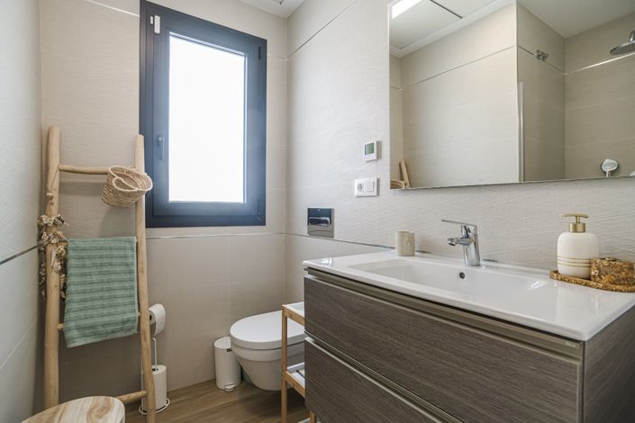 Image No.14-2 Bed Apartment for sale