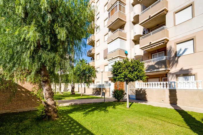 Image No.1-Appartement de 2 chambres à vendre à Torrevieja