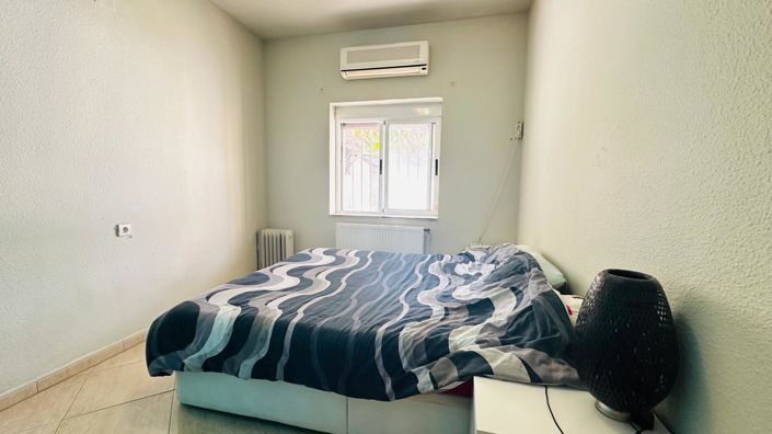 Image No.12-2 Bed Townhouse for sale