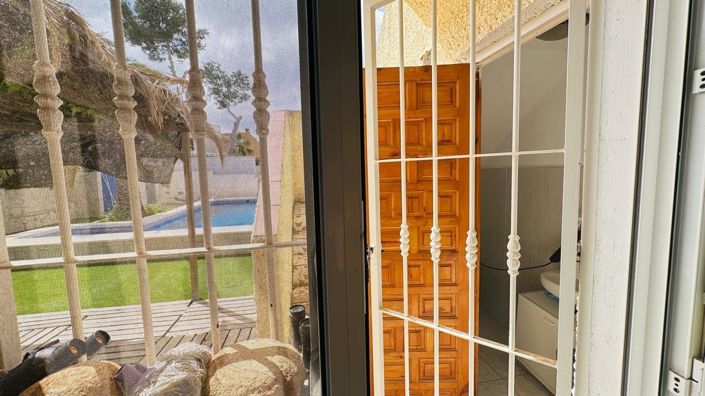 Image No.19-2 Bed Townhouse for sale