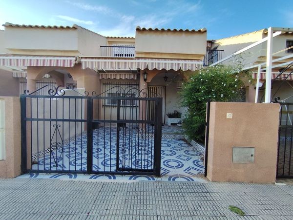 Image No.1-3 Bed Townhouse for sale