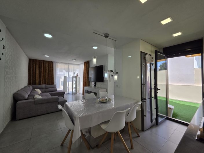 Image No.12-3 Bed House for sale