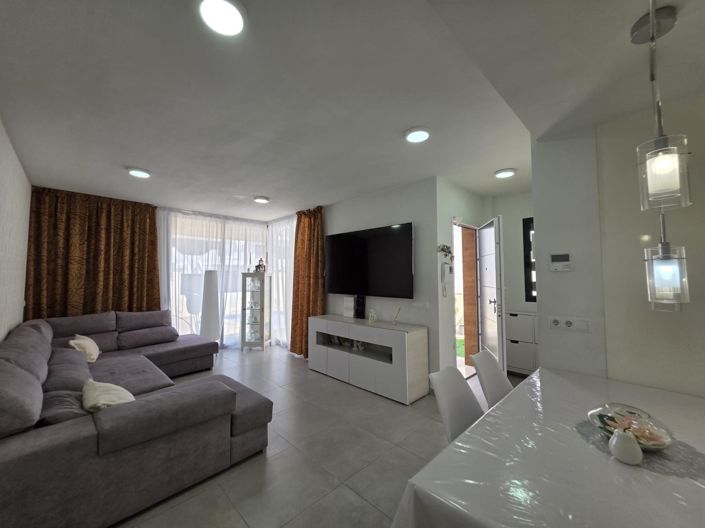 Image No.13-3 Bed House for sale