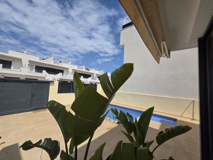 Image No.16-3 Bed House for sale