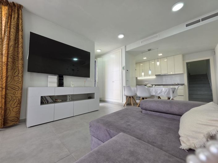 Image No.19-3 Bed House for sale