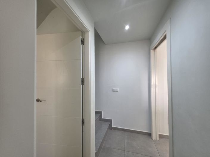 Image No.24-3 Bed House for sale