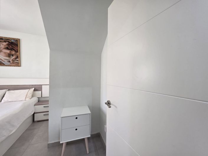 Image No.25-3 Bed House for sale