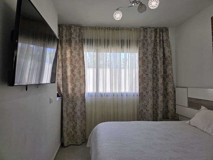 Image No.27-3 Bed House for sale