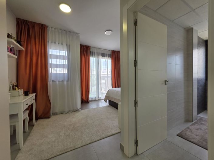 Image No.36-3 Bed House for sale