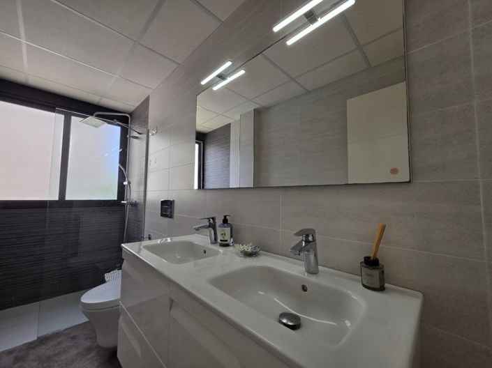 Image No.37-3 Bed House for sale