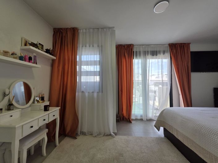 Image No.38-3 Bed House for sale