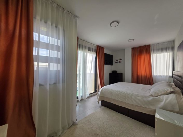 Image No.39-3 Bed House for sale