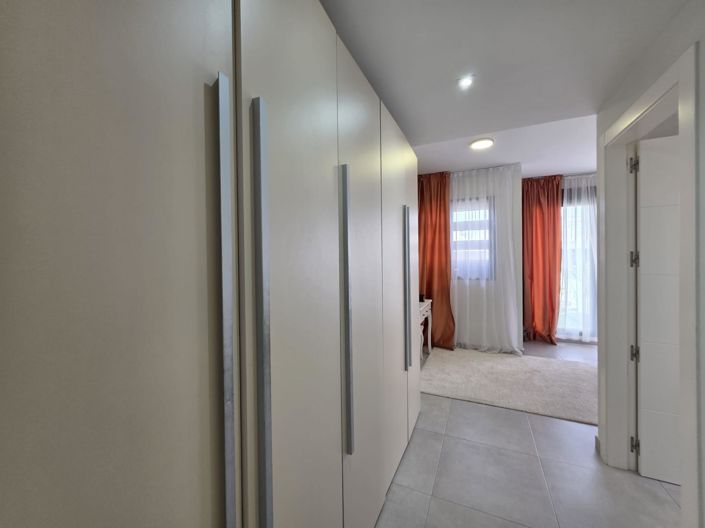 Image No.40-3 Bed House for sale