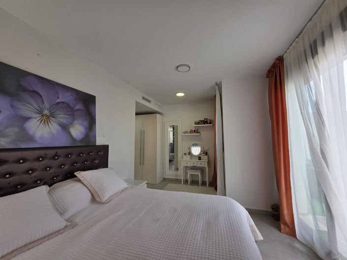 Image No.42-3 Bed House for sale