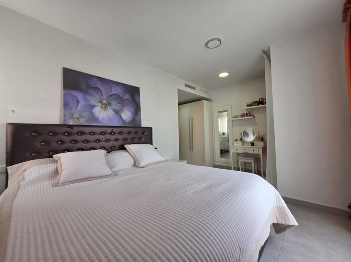 Image No.49-3 Bed House for sale