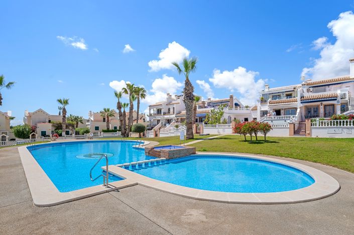 Image No.1-Villa de 3 chambres à vendre à Orihuela Costa