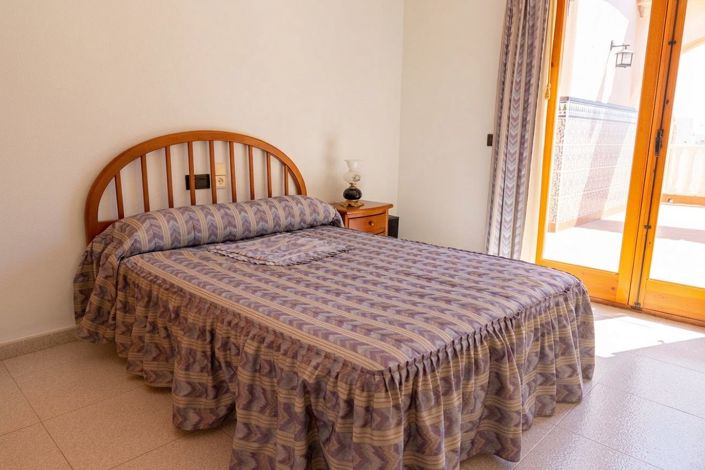 Image No.18-7 Bed Property for sale