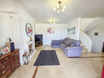 10-bb915d1cb19341576dcdc994b81ab9c5