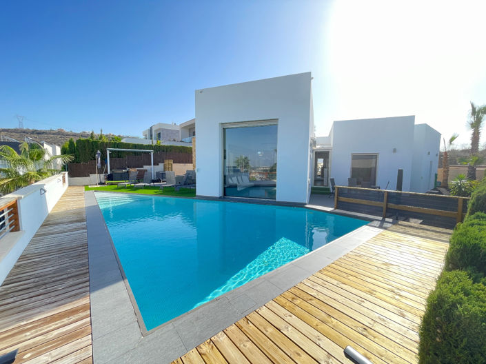 Image No.1-3 Bed Villa for sale