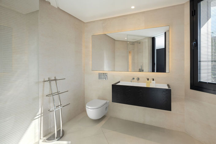 Image No.16-5 Bed House for sale