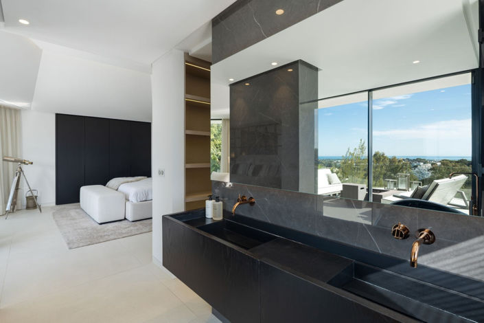 Image No.37-5 Bed Villa for sale