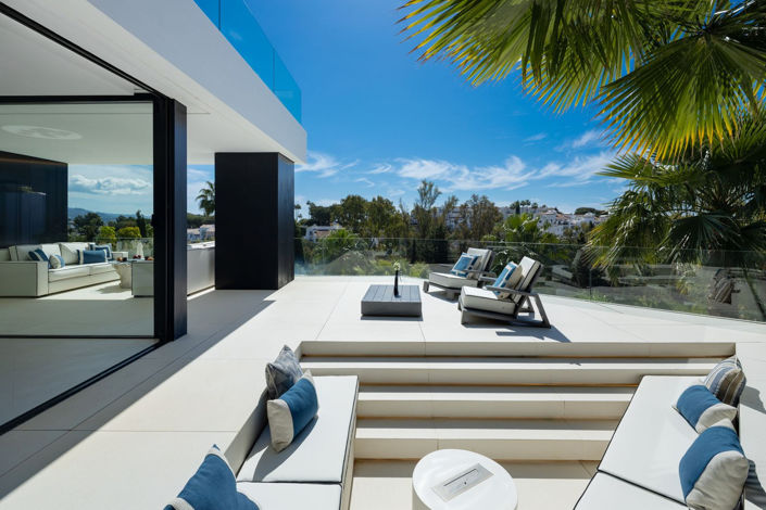 Image No.9-5 Bed House for sale