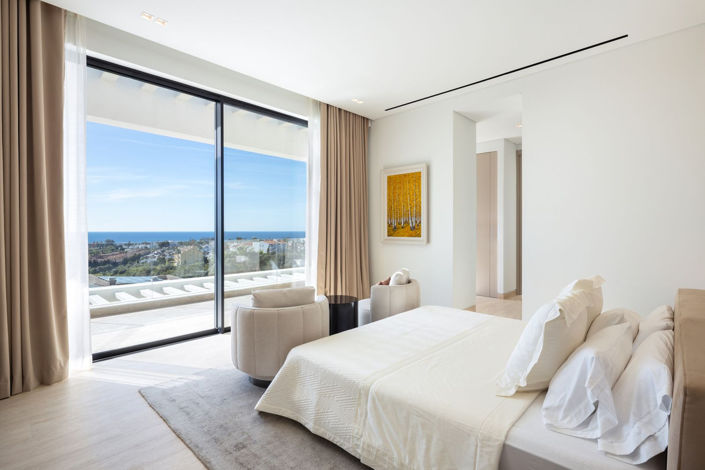 Image No.16-6 Bed House for sale