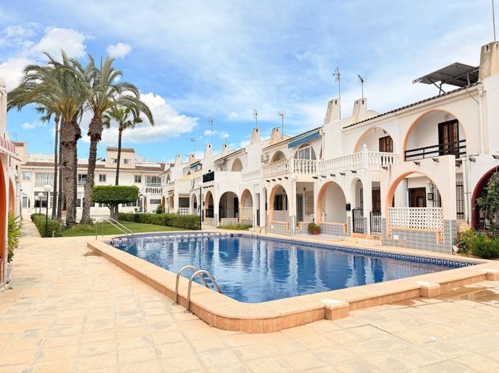 Image No.1-Maison de ville de 2 chambres à vendre à Torrevieja
