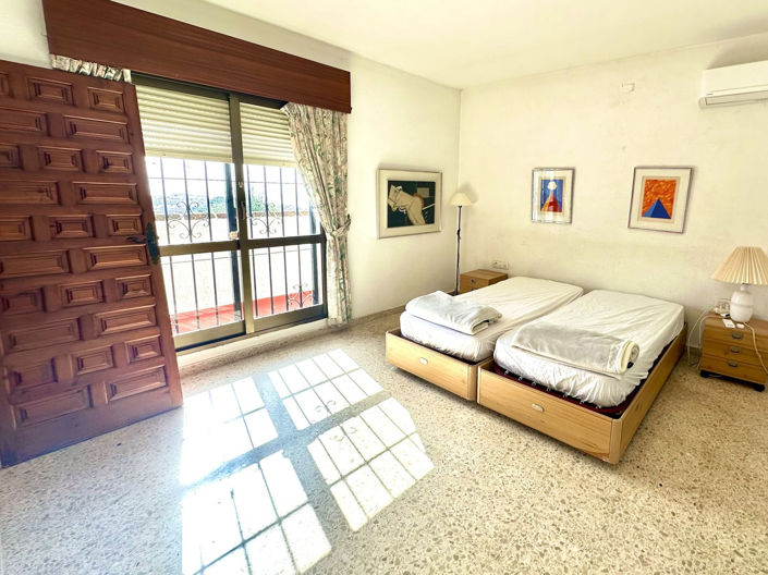 Image No.10-3 Bed Townhouse for sale