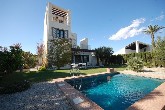 Image No.1-4 Bed Villa for sale