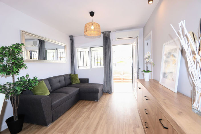 Image No.15-3 Bed House for sale