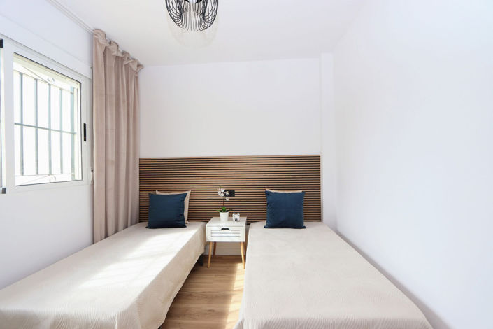 Image No.21-3 Bed House for sale