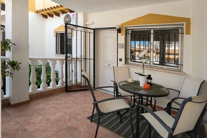 Image No.3-3 Bed House for sale