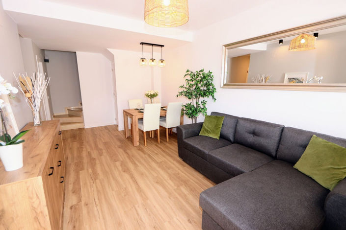 Image No.10-3 Bed House for sale