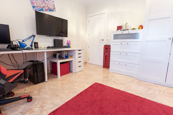 Image No.25-7 Bed House for sale