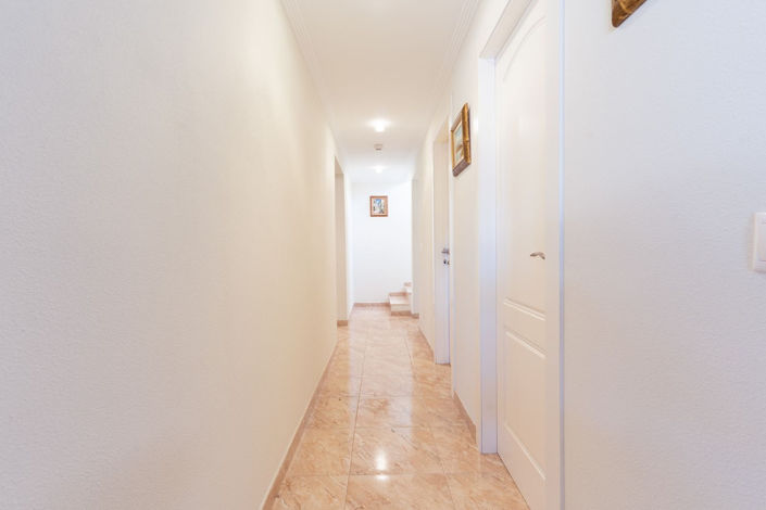 Image No.46-7 Bed House for sale